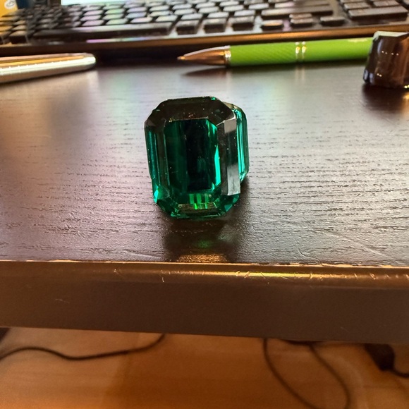 Swarovski Lucent Cocktail Ring, Octagon Cut Green, Size 8 - Picture 16 of 16